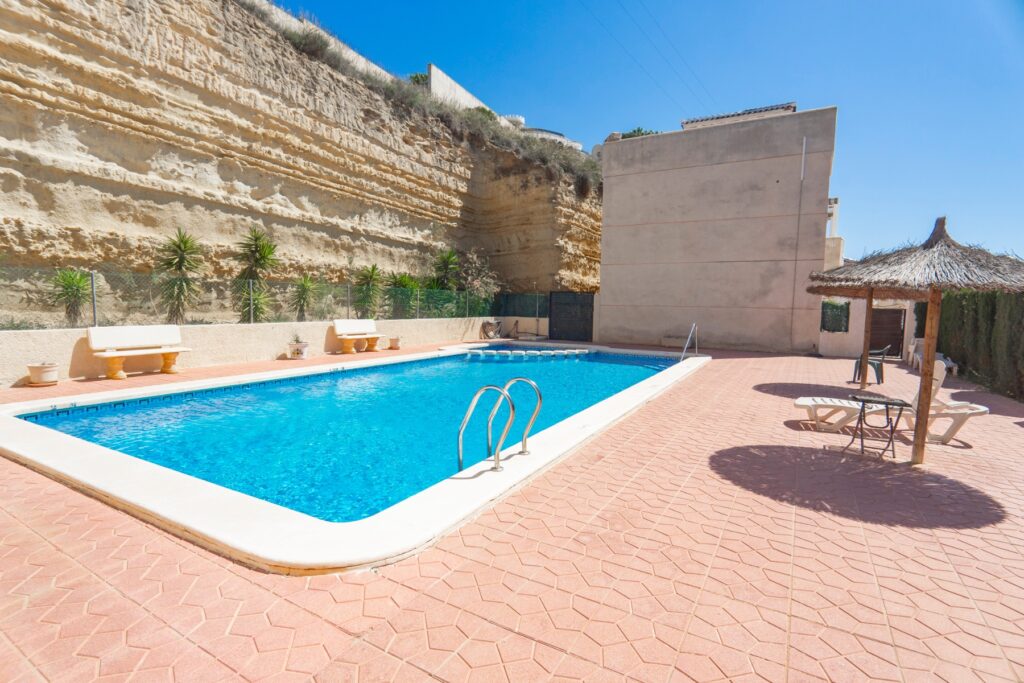 o_1iocqbrps52b1sfd1mv111do1ktt49